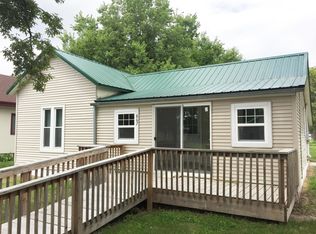 867 I St, Burwell, NE 68823