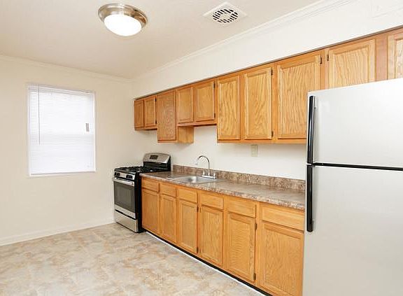 3rd image of 1710 Commonwealth Ave APT C8