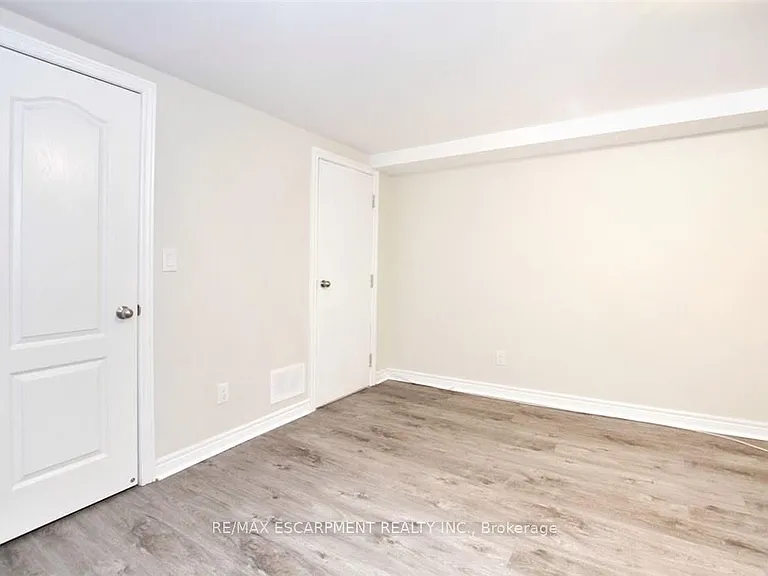 25 Endfield Ave #2 — Photo 9