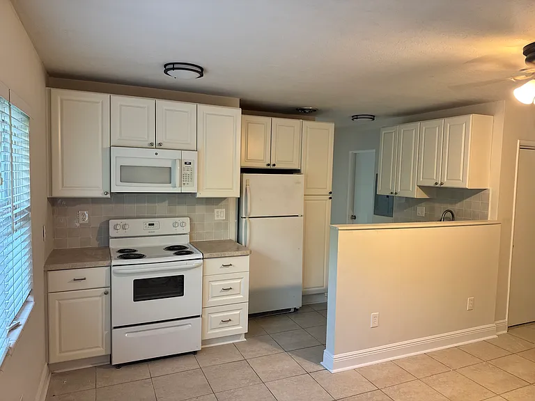900 1st St N #7 — Photo 5