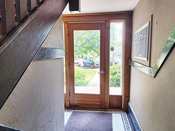 2nd image of 4317 Maryland Ave APT 3W