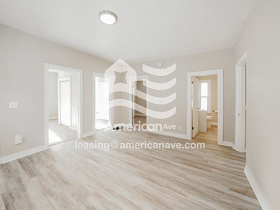 1453388_004_wm_-_living_room_13349183.jpg
