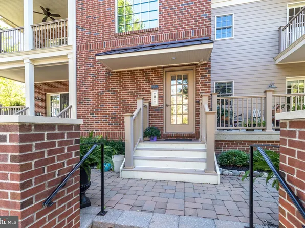 124 N Clinton St, Doylestown, PA 18901