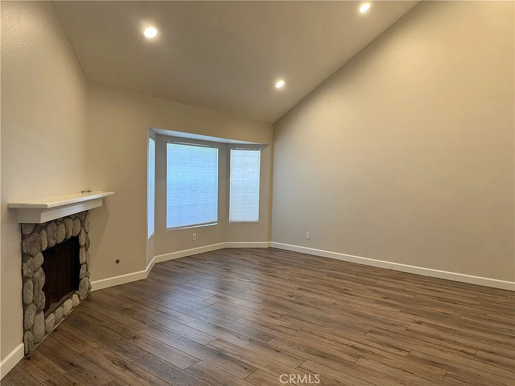 2 bed, 2.5 bath, 1398 sqft, $3,450 — Photo 2