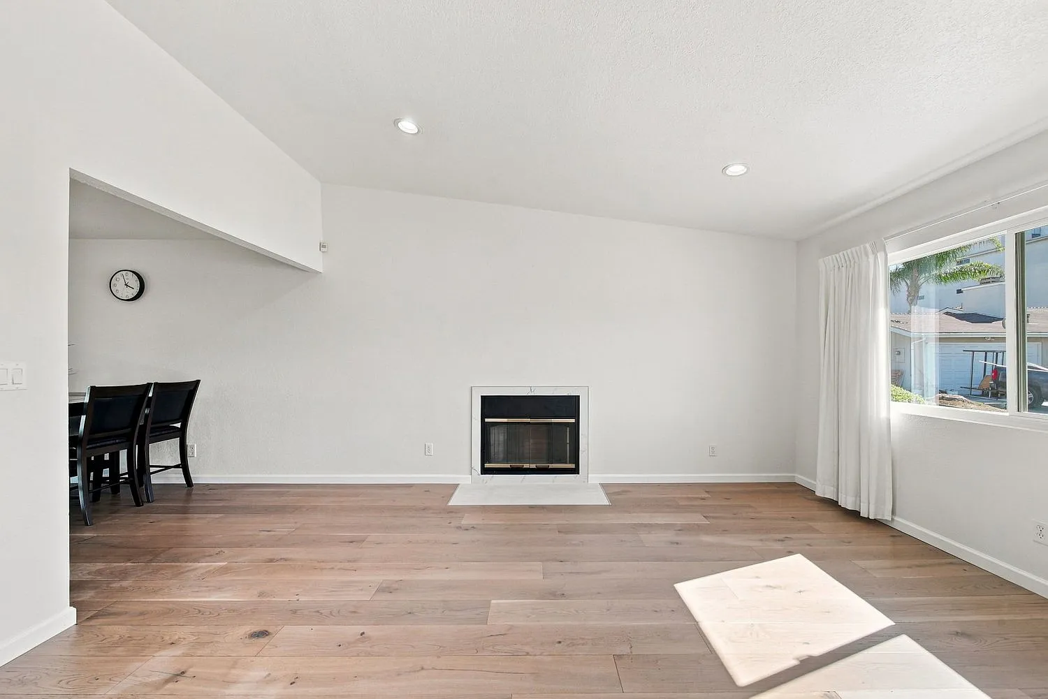 3 bed, 1200 sqft, $3,800 — Photo 4