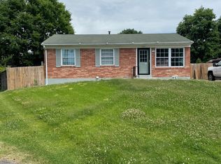 308 Winston Ct, Louisville, KY 40229