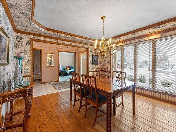 5th image of 3058 Chablis Ln