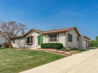 270 W Fuller Dr, Waterman, IL 60556