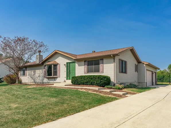270 W Fuller Dr, Waterman, IL 60556