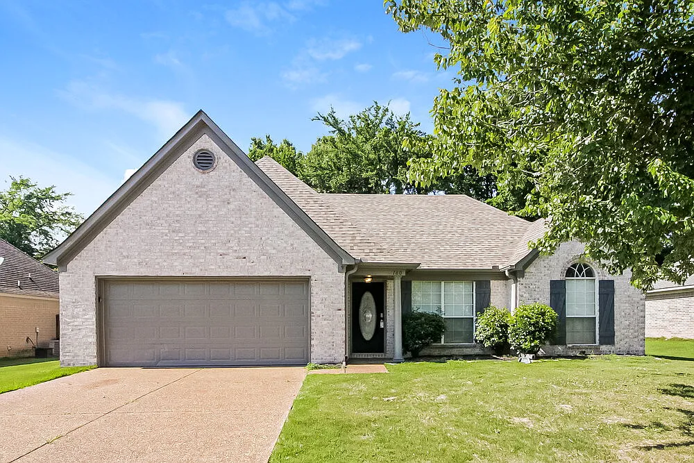 3 bed, 2.0 bath, 1337 sqft, $1,870 — Photo 1