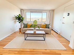 19 Riverside St #3, Watertown, MA 02472