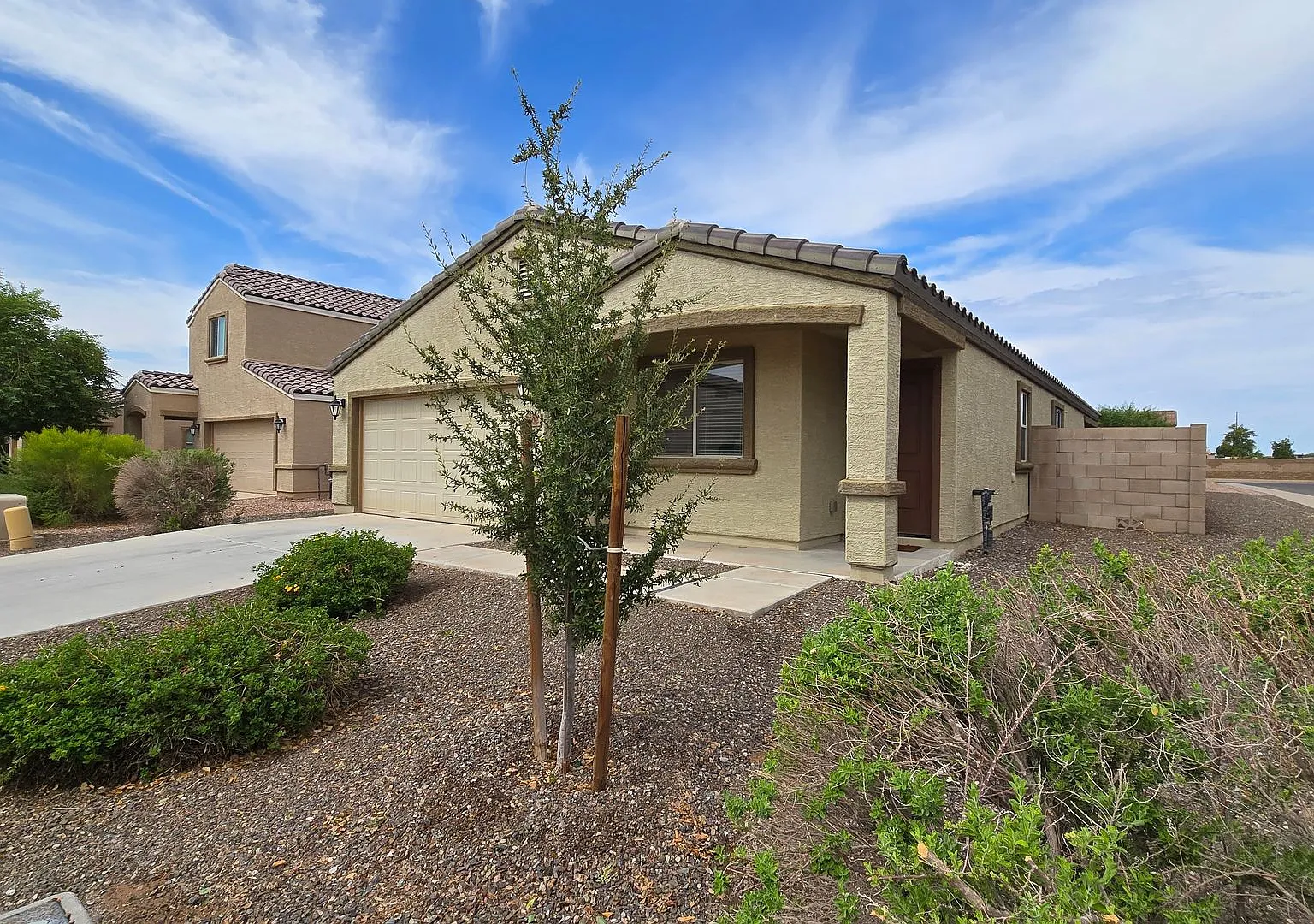 SOLAR makes this like new home a bargain! — Photo 2
