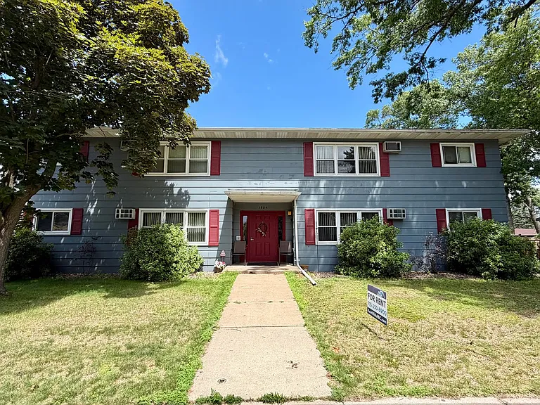 1904 Neupert Ave — Photo 1