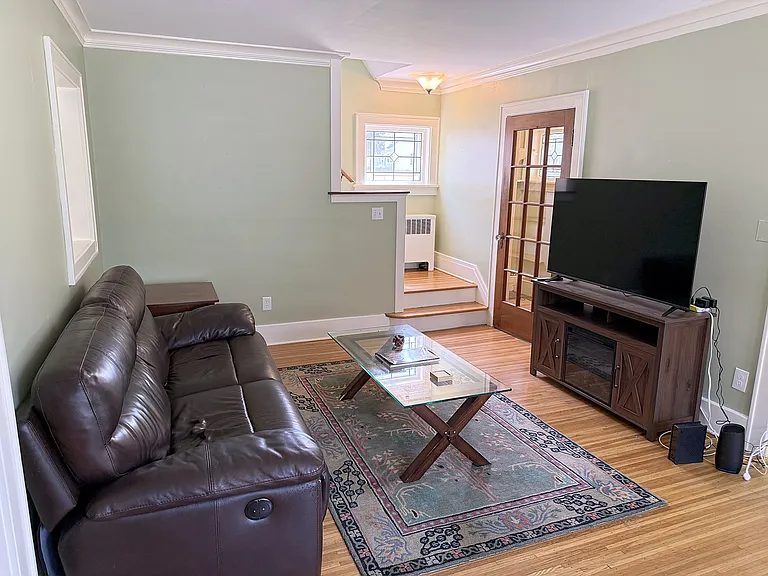 50 Redfern Dr — Photo 3
