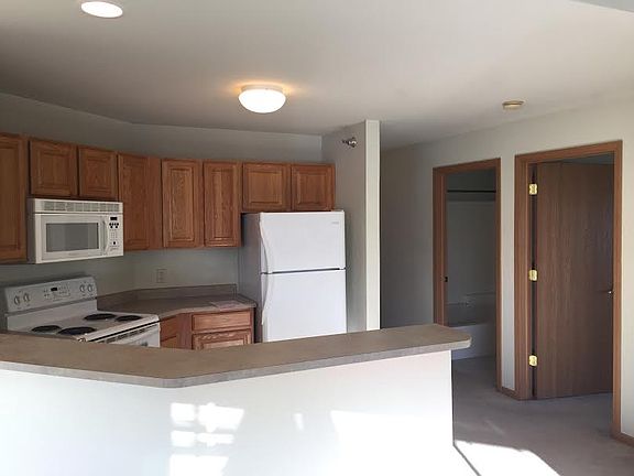 3rd image of 202 Prairie Heights Dr APT 105