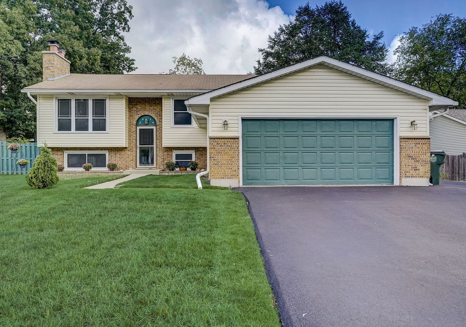 2414 Mallard Dr, Lindenhurst, IL 60046 MLS 11882240 Zillow