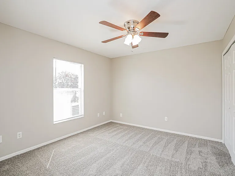 72 Long Meadow Ln — Photo 14