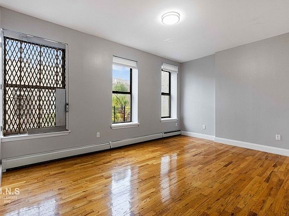 5th image of 345 Manhattan Ave APT 5B