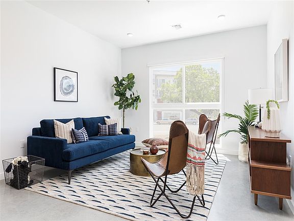 3rd image of 4247 Eagle Rock Blvd #402