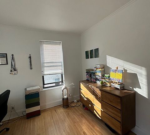 2nd image of 4142 42nd St APT 5N