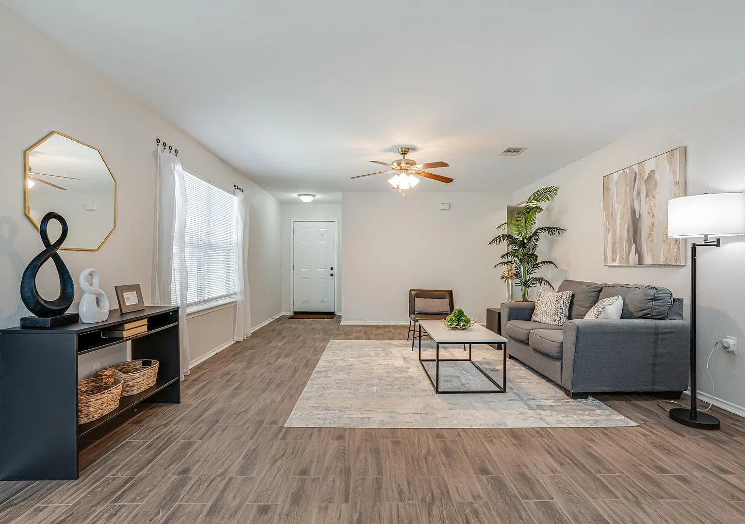 3 bed, 1332 sqft, $1,600 — Photo 3