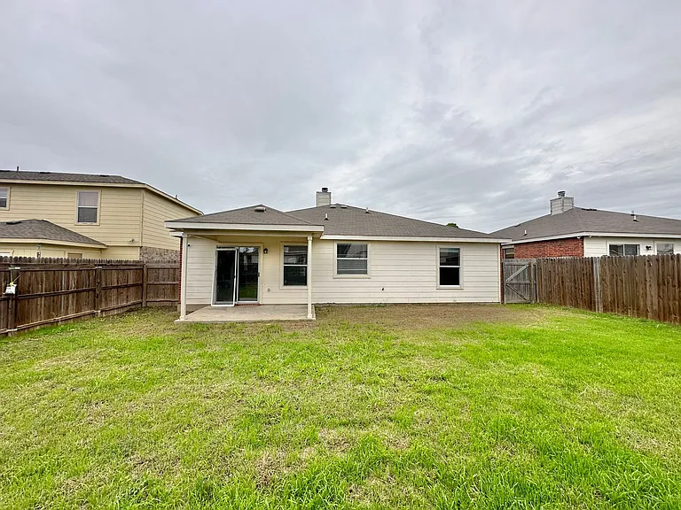 2311 Price Dr — Photo 18