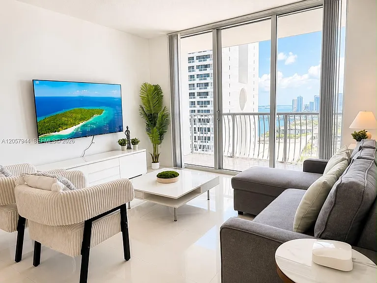 1750 N Bayshore Dr #3010 — Photo 6
