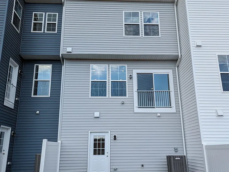 241 Hillsdale Pl — Photo 24