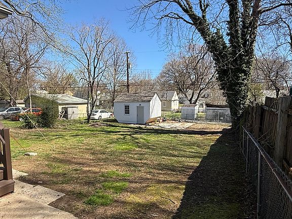 3rd image of 1412 Overlook St