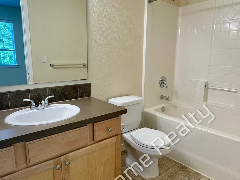 4526 5th Ave NW — Photo 17