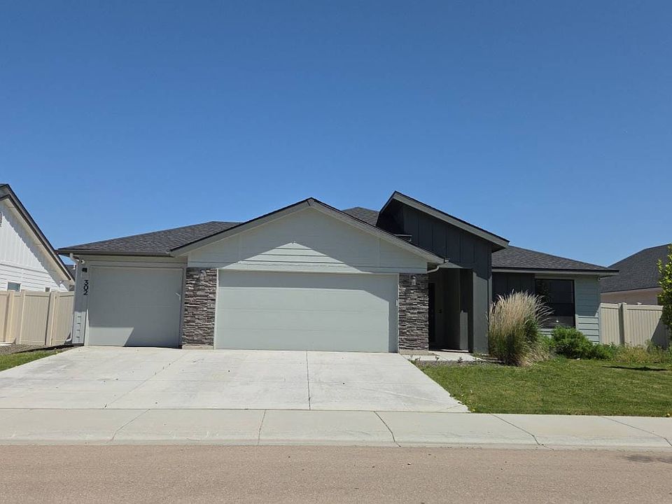 1st image of 302 Golden Citrine Ave