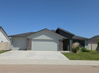 302 Golden Citrine Ave, Caldwell, ID 83605