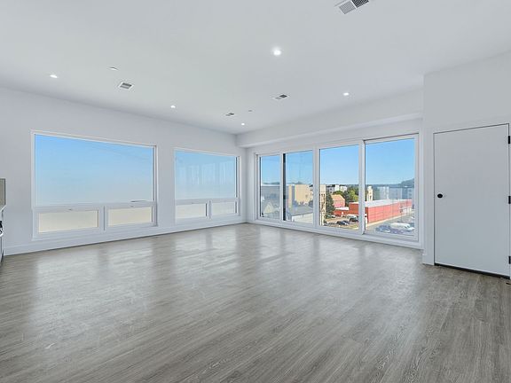 4th image of 127 South St #503
