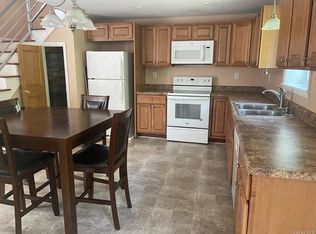 32 Breeze Hill Rd, New Hampton, NY 10958