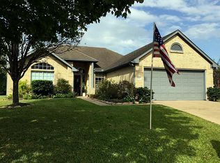 943 S Palmcrest Ct, Pearland, TX 77584