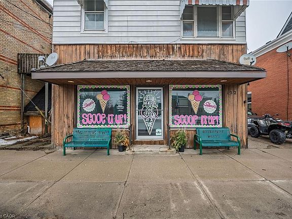 4th image of 122 King St