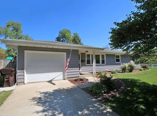 5420 N James Rd, Peoria, IL 61615