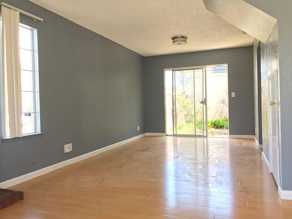 1st image of 1556 Shumaker Way