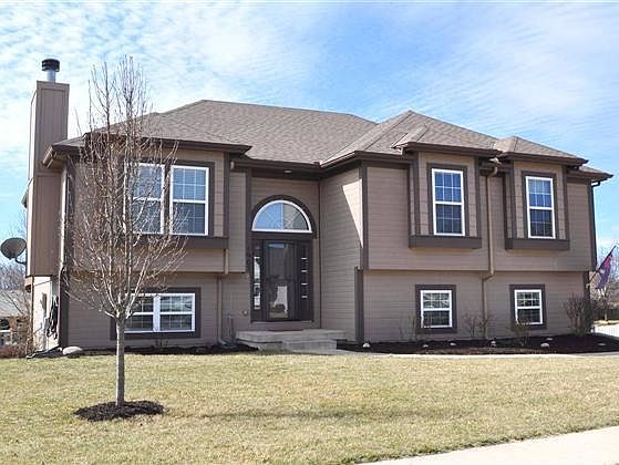 1st image of 1903 NE Lake Dr