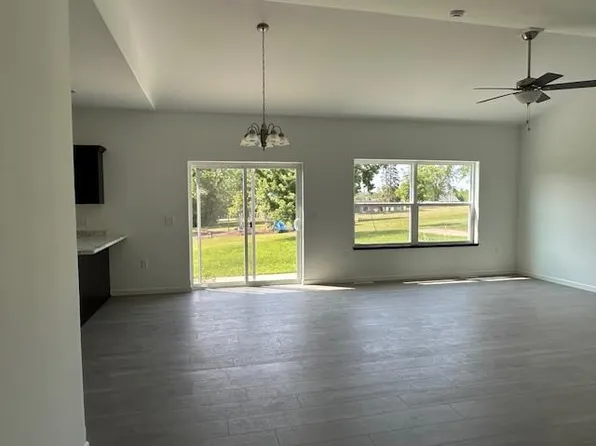 632 Lake Vw, Merrimac, WI 53561
