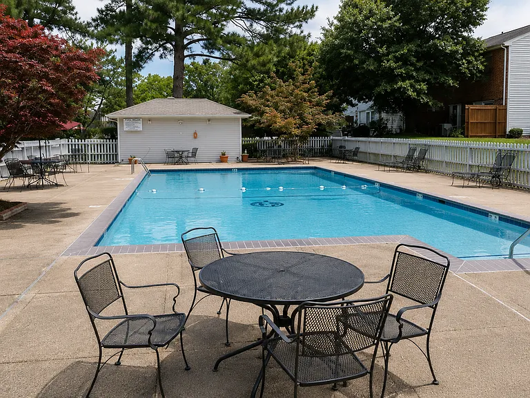 19 Towne Square Dr — Photo 15