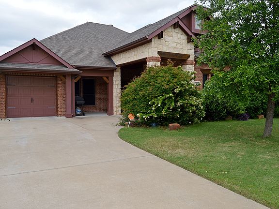 5th image of 109 Lacy Oak Ln