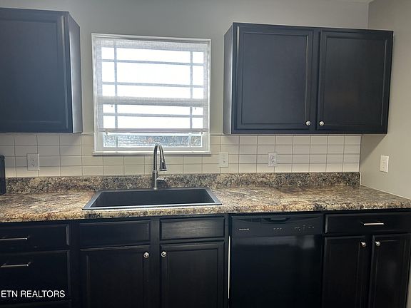 4th image of 1719 Cove Oak Ln