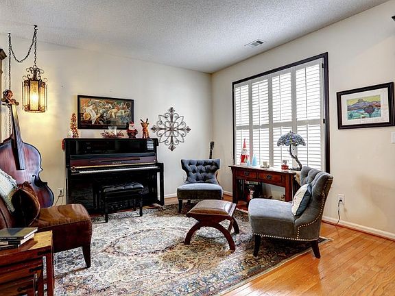 2nd image of 3222 Davenport Park Ln