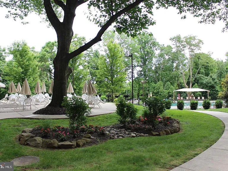 1030 E Lancaster Ave #111 — Photo 23