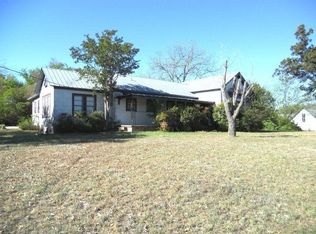 208 E Green St, Llano, TX 78643