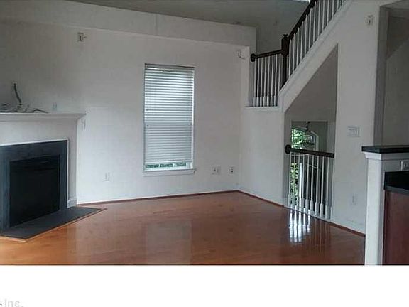 2nd image of 4400 Barkingdale Dr