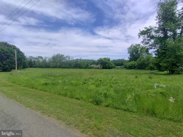 W 3rd St, Pt Royal, PA 17082