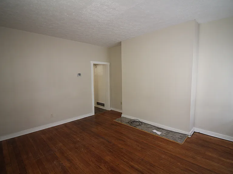 137 E 4th Ave — Photo 9