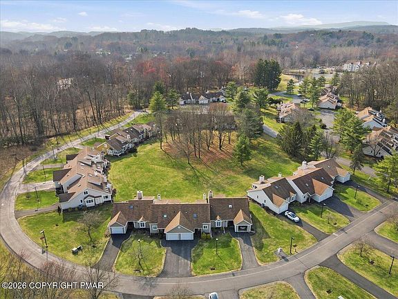 3rd image of 114 Duck Hollow Cir